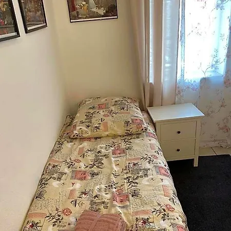 Szálloda Adriana *
